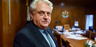 Рашков не познавал Мухата, здрависвал се с много хора