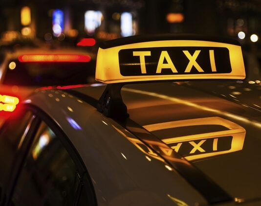 Таксиджия сплаши с пистолет пияни пътници в Разград