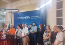 Нинова и БСП в люта битка с джендърите – събраха над 200 000 подписа