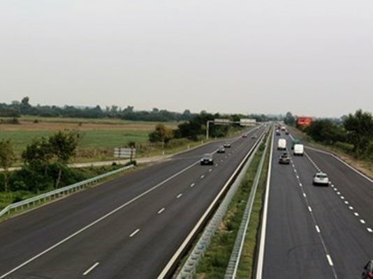 АПИ: Карайте с повишено внимание по АМ „Струма“ в областите Кюстендил и Перник