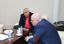 Гешев разказва приказки. Това издава страх