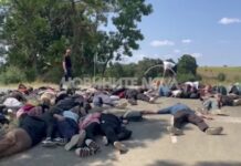 Десетки изтощени мигранти легнаха на път в Ямболско