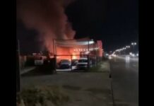 Горя автокъща на околовръстното в София