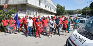 Шофьори на линейки протестираха във Варна