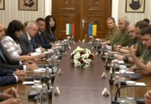 Радев против предоставянето на боеприпаси на Украйна. Зеленски му отговори: Ако войната дойде при вас, какво ще правите тогава, ако никой не ви помага