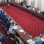 Промените в правилата за провеждането на референдуми отложиха правната комисия, която щеше да обсъжда как да се гласува