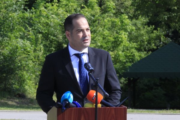 Вътрешният министър Калин Стоянов бе категоричен че застава зад всеки
