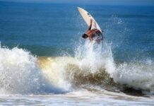 Катер спаси бедстващ сърфист край Варна