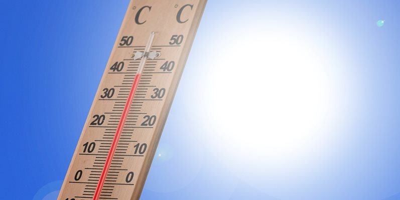 Жълт код за опасни горещини в 15 области на страната