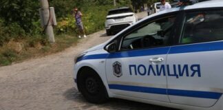 Украинци видели спътницата на Алексей Петров да пълзи 20 метра, дали й телефон