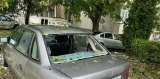 Градушка колкото орех удари Великотърновско, изпочупи прозорци на коли