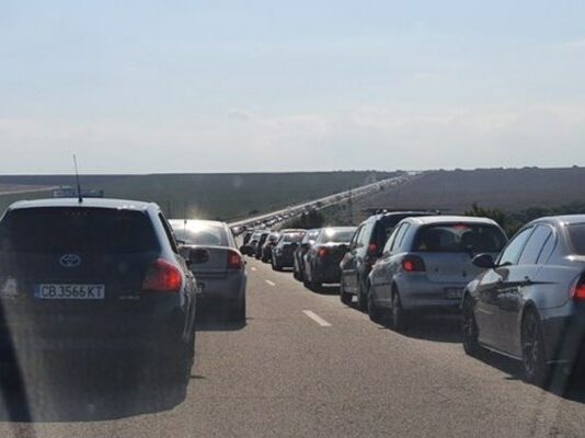 Очаква се засилен трафик, въведена е извънредна организация по пътищата