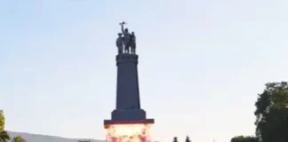 „Паметникът на съветската армия“ излетя за Русия /видео/