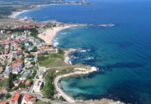 Кола падна в морето в Лозенец