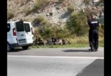 Откриха осем мигранти в кома в изоставен бус на магистрала „Тракия“