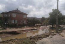 Полиция пази повредените сгради в Царево от мародери