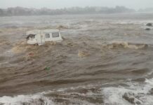 Двама загинаха в потопа в Царево