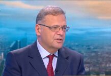 Екоминистърът срещал мечка, не било толкова страшно