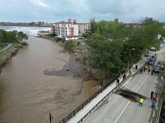Бедственото положение в Царево беше удължено с още седмица. Водата
