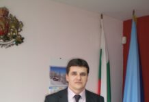 Рецидивист нападна с брадва кмета на Струмяни