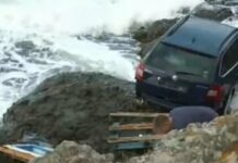 Собственикът на кола, заклещена край скалите в Арапя: 8000 лв. струва да я извади кораб