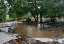 Наводненият мост в село Варвара е почистен и отворен