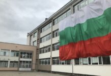 Няма такава държава: Класическата гимназия наказа свои ученици, спечелили престижни международни конкурси