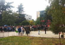 Стотици протестираха в Благоевград срещу насилието и в подкрепа на пребитата Стефка Терзийска