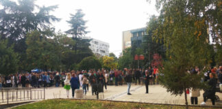 Стотици протестираха в Благоевград срещу насилието и в подкрепа на пребитата Стефка Терзийска