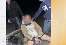 Граждани задържаха крадец на части от кола