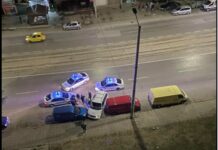 Кола с мигранти катастрофира след гонка в София