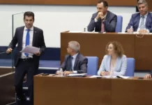 Петков обвини вносителите на вота в пропаганда