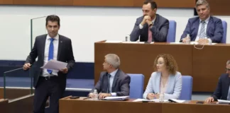 Петков обвини вносителите на вота в пропаганда