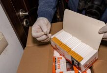 Разкриха нелегална фабрика за цигари в София /СНИМКИ/