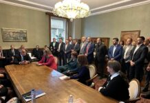 ГЕРБ-СДС отказаха да влязат в залата на НС заради скандала с кодовете на машините