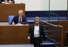 Предварително написани речи на ПП-ДБ и министрите по вота на недоверие изтекли в интернет вчера