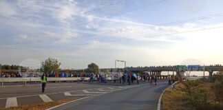 Четвърти ден са блокирани възлови пътни артерии в Старозагорско