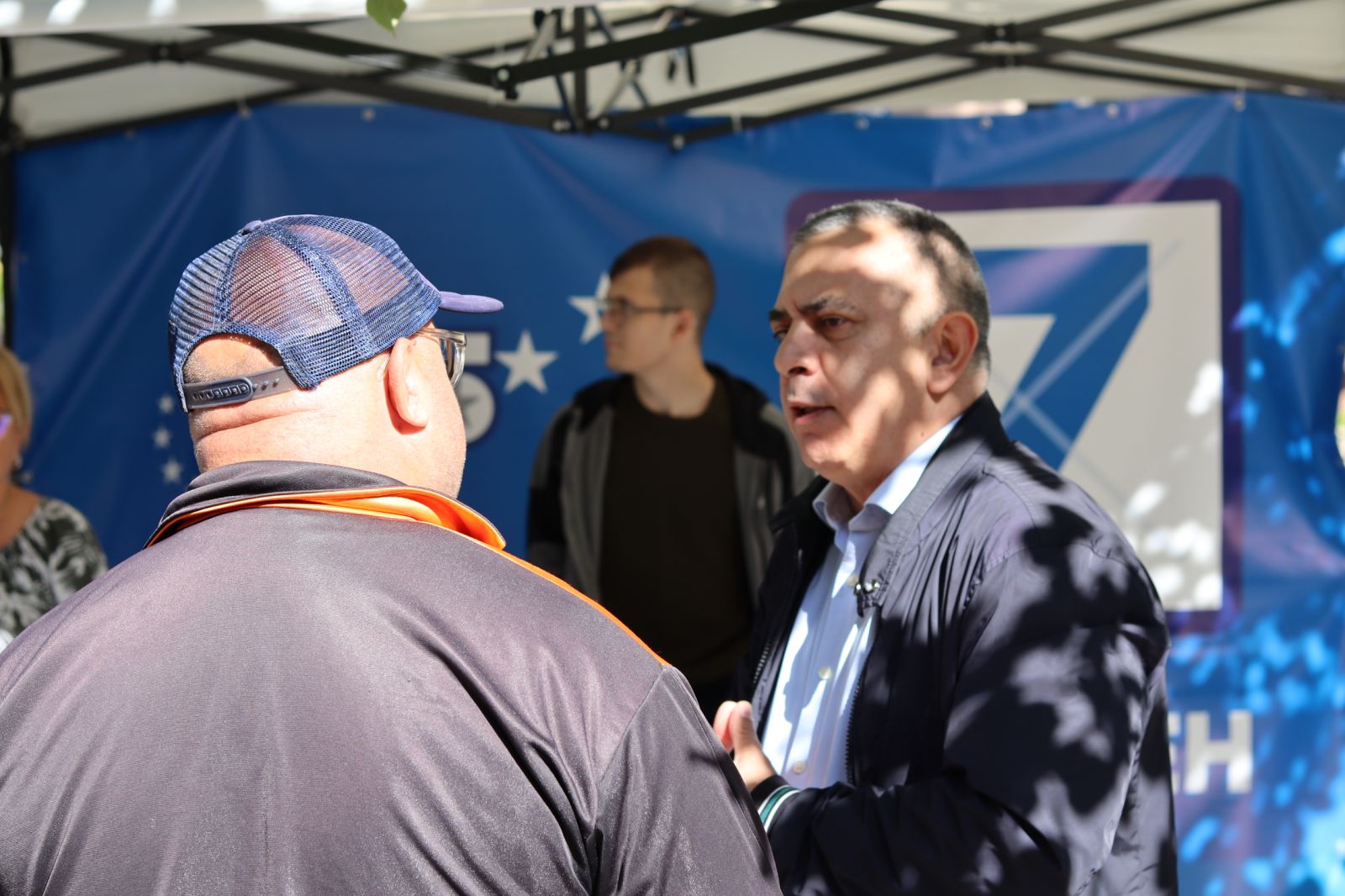 Жителите на Сливен вече могат да посетят изнесената предизборна шатра