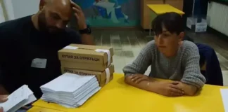 Скандално видео от Врачанско – членове на СИК дописват преференции за общински съветници (ВИДЕО)