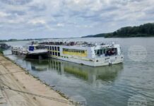 Спират ферибота Оряхово-Бекет заради критично ниско ниво на Дунав