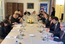 Лидерът на ГЕРБ разказа на европейските посланици за отношенията в некоалицията