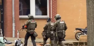 Въоръжени се барикадираха в училище в Хамбург