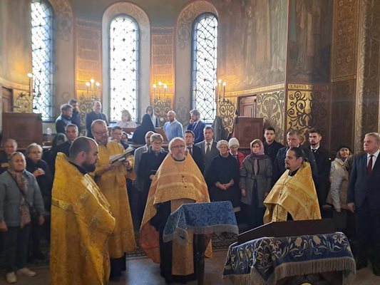 Руската църква в центъра на София отново отвори врата За