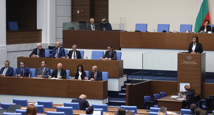 Депутатите отхвърлиха и втория вот на недоверие срещу кабинета Денков.