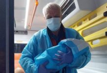 Фелдшер от Айтос изроди бебе в линейка по време на нощно дежурство