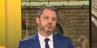Делян Добрев: Лена роди 2023 г. и според ПП раждамеостта в страната е скочила