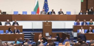 Разпределиха местата в парламента, депутатите от ПП-ДБ ще седят между двете ДПС-та (Графика)