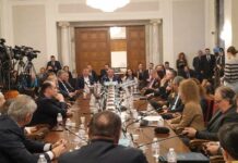 Депутатите наредиха на Хинков да отмени уволнението на шефа на „Пирогов“ до приключване на проверките