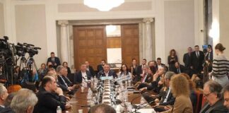 Депутатите наредиха на Хинков да отмени уволнението на шефа на „Пирогов“ до приключване на проверките