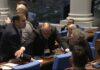 Депутатите отхвърлиха ветото на президента за БТР-те за Украйна, Манол Пейков за малко да отнесе шамари